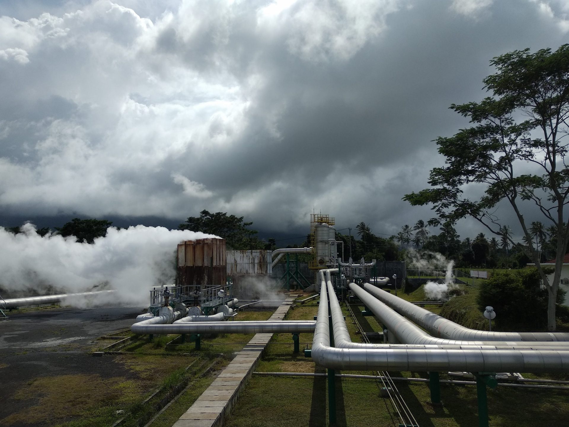 Panas Bumi Bisa Jadi Solusi Tetap Transisi Energi Di Indonesia - Dunia ...