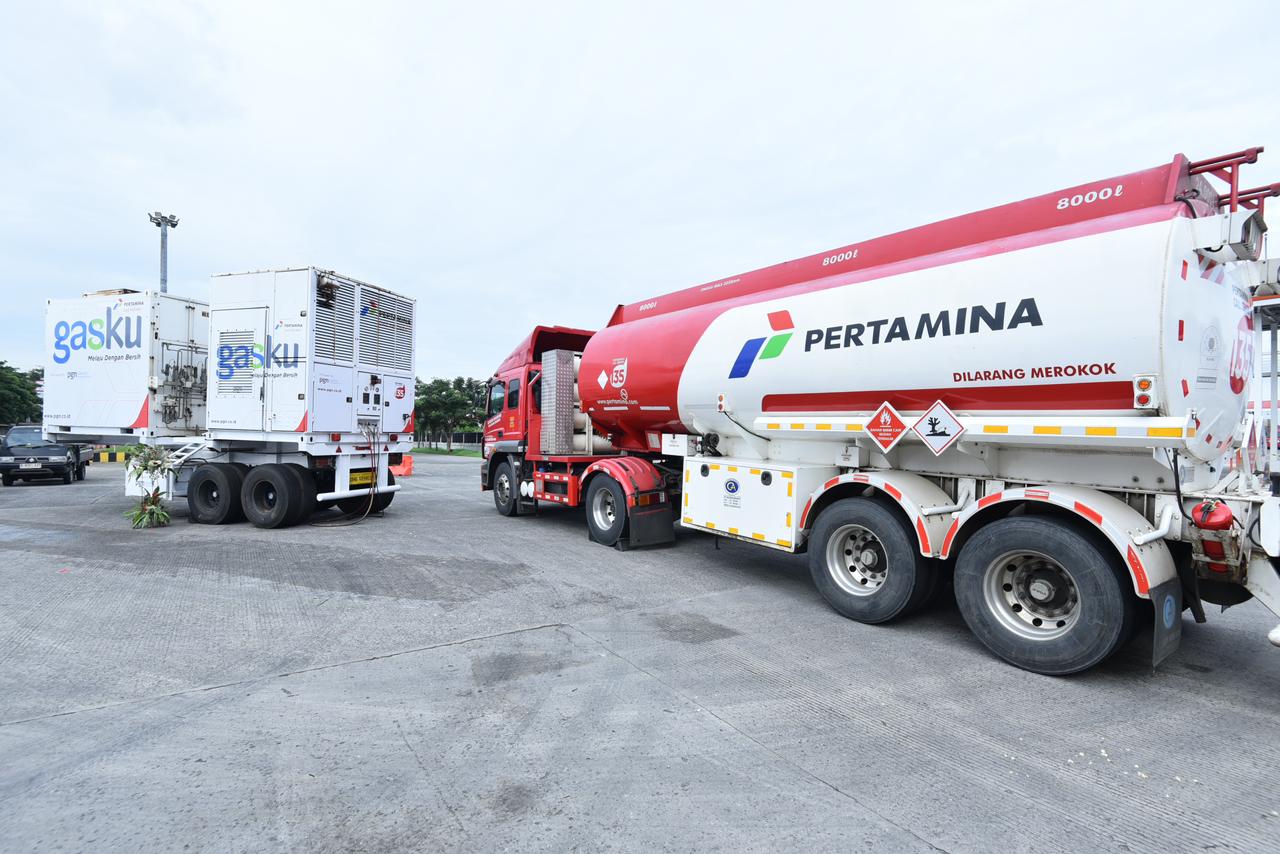 Mobil Tangki BBM Pertamina Mulai Gunakan CNG - Dunia Energi