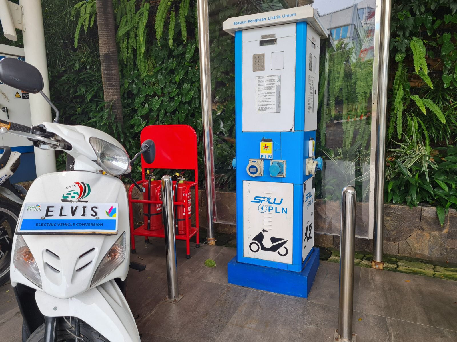 PLN Siap Bangun 1.500 Charging Station Untuk Motor Listrik Greentech ...